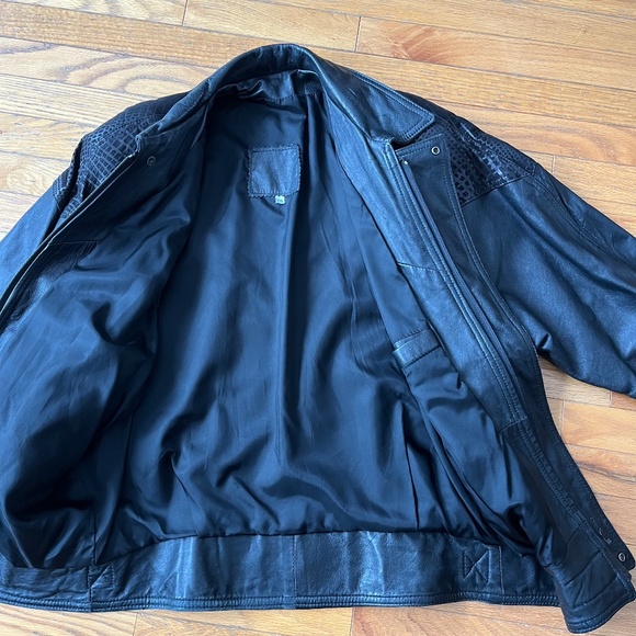 Vintage 80s Black Leather Bomber Jacket - Picture 5 of 11